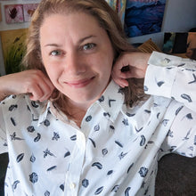 Load image into Gallery viewer, Eeleganza Women's Classic Long-Sleeve Button-Up Shirt