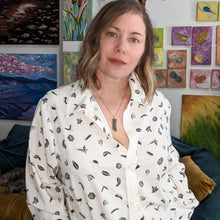 Load image into Gallery viewer, Eeleganza Women's Classic Long-Sleeve Button-Up Shirt