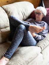 Load image into Gallery viewer, Grey Treptichnus Leggings