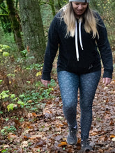 Load image into Gallery viewer, Grey Treptichnus Leggings