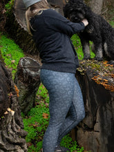 Load image into Gallery viewer, Grey Treptichnus Leggings